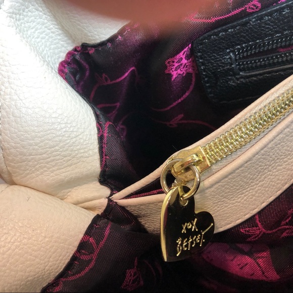 Betsey Johnson Purse Handbag heart white leather - Picture 7 of 8